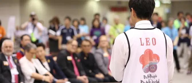 1957: Leos are introduced